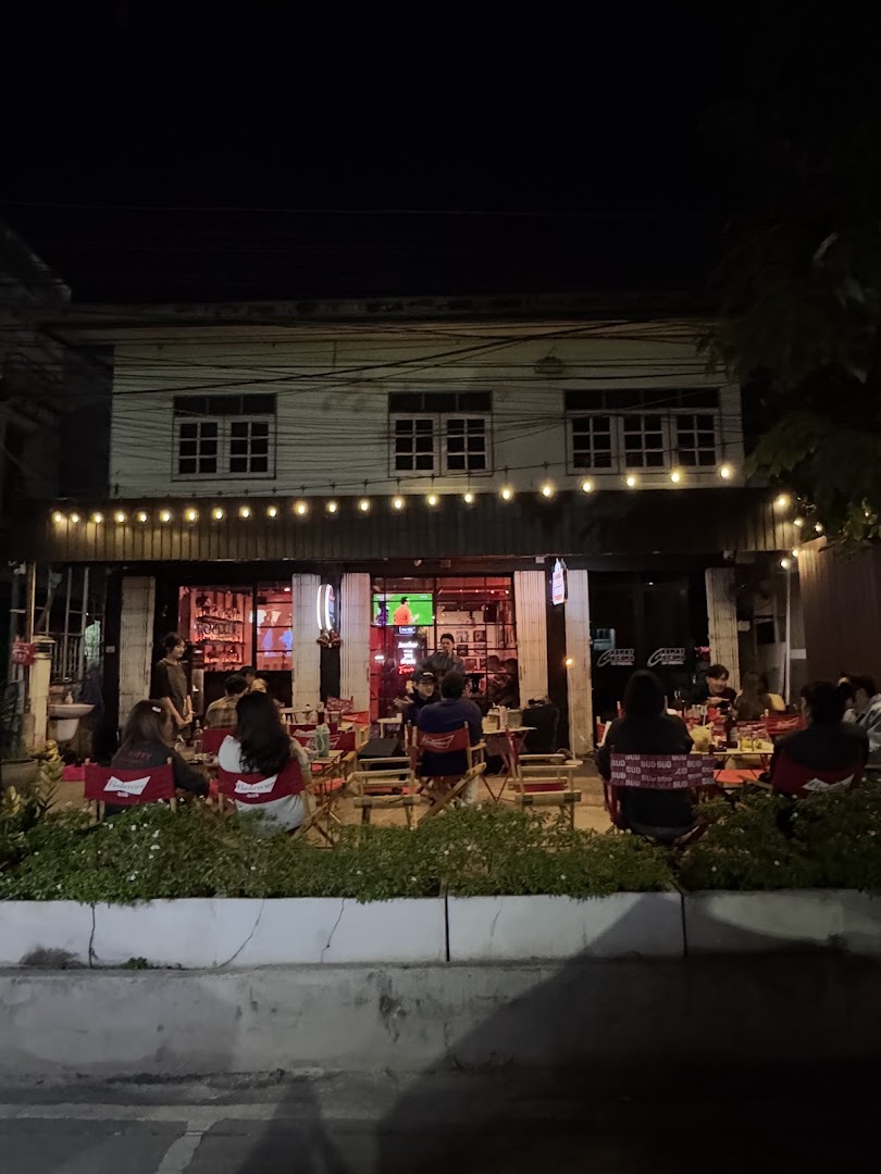 Found Bar: inviting atmosphere and clear view
