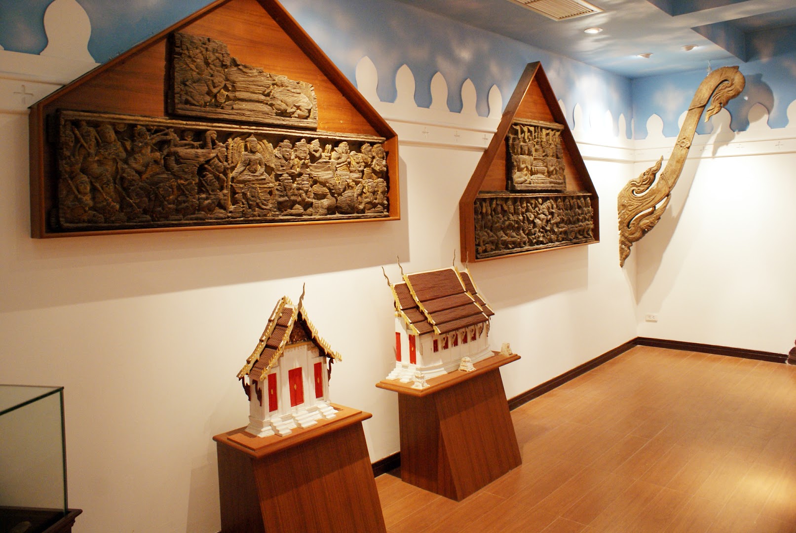 Korat Museum: clear display of museum collection