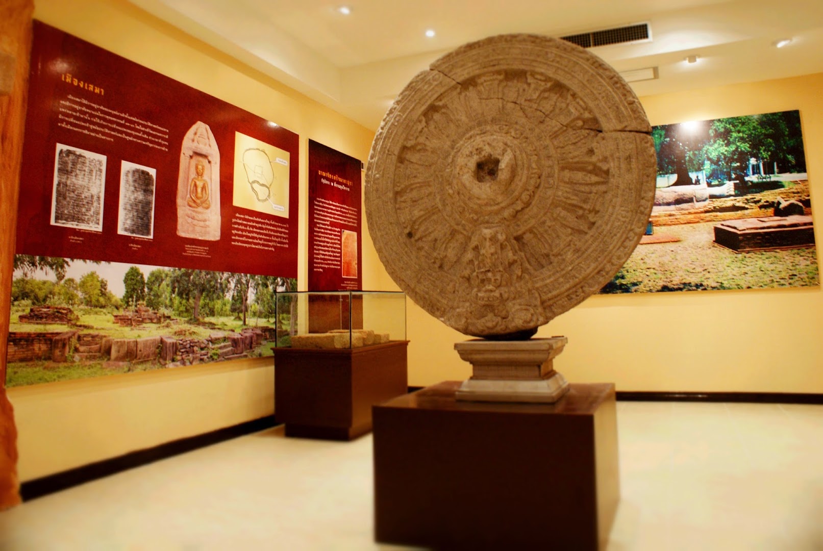 Korat Museum: clear photo of museum exhibition