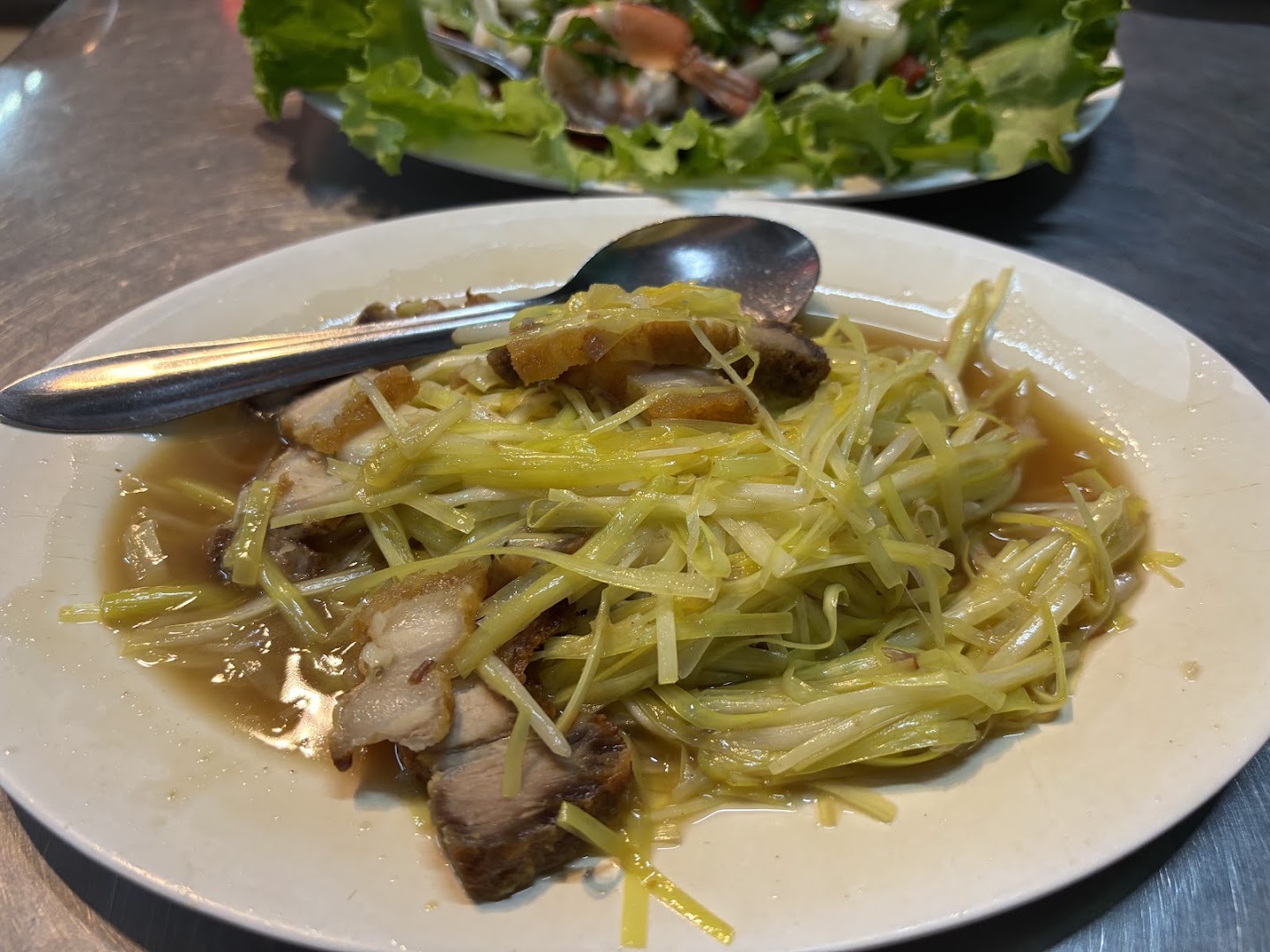 Krua Suwimol: appetizing photo of restaurant food
