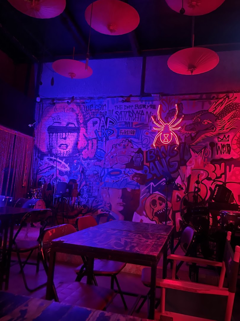 MAMA is Calling: bar's unique atmosphere