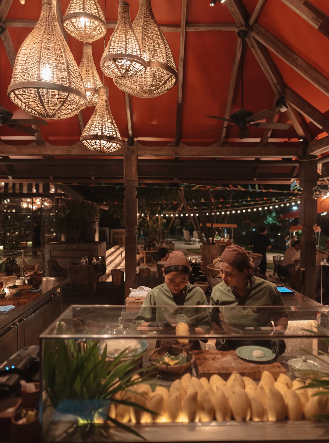 Ta Khai: high quality, professional atmosphere shot