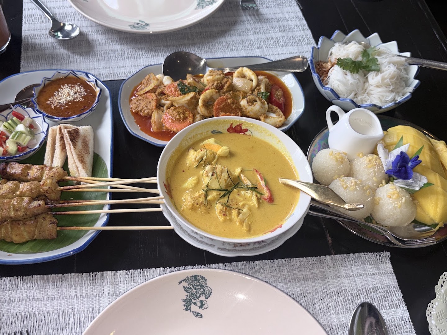 The Charm Dining Gallery: appetizing, high-quality food photography