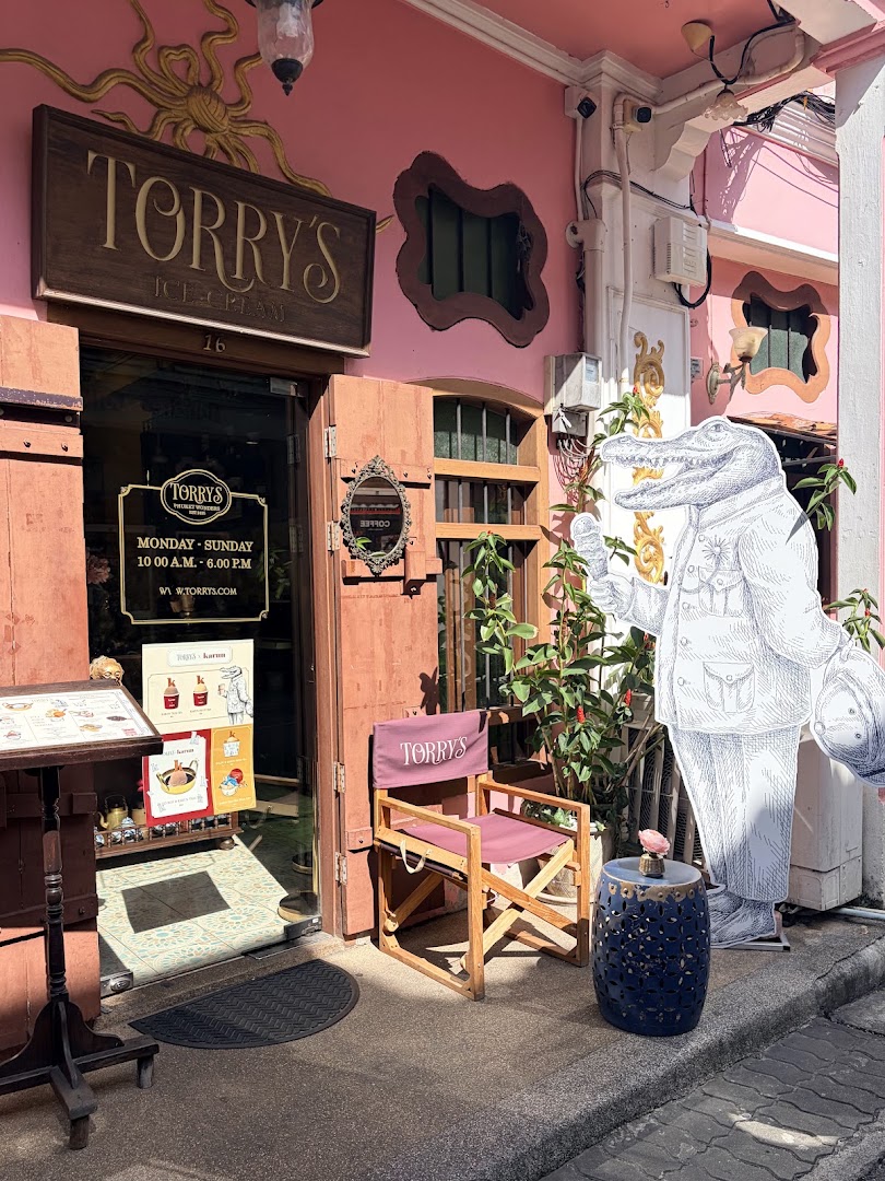 Torry's Ice Cream: attractive storefront captures venue atmosphere