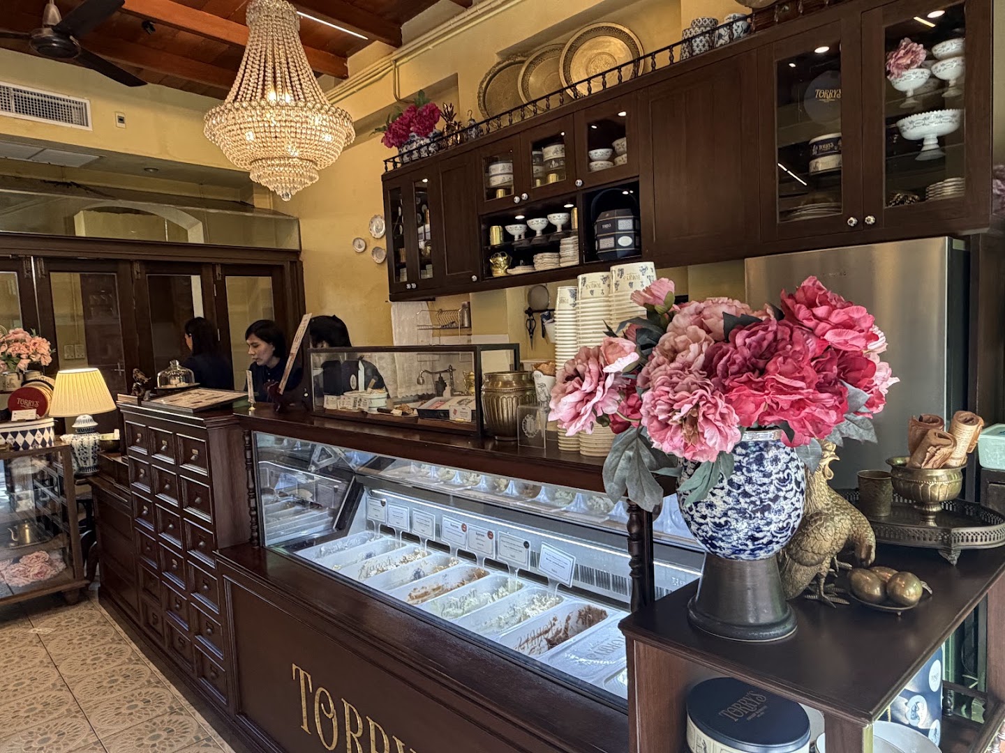 Torry's Ice Cream: inviting and professional interior shot