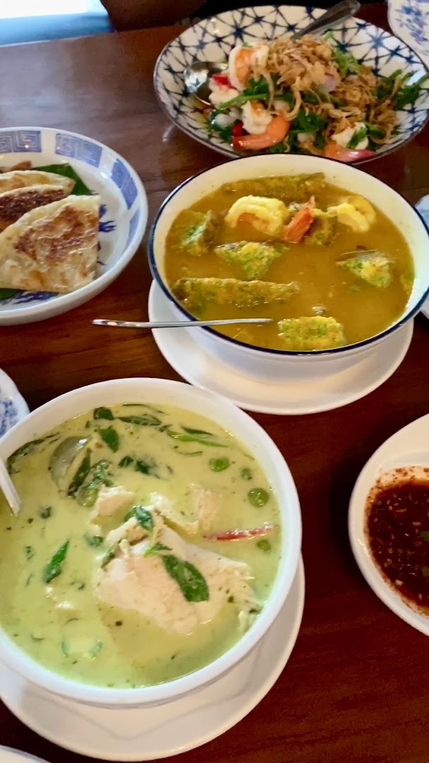 Tu Kab Khao: appetizing photo of restaurant dishes
