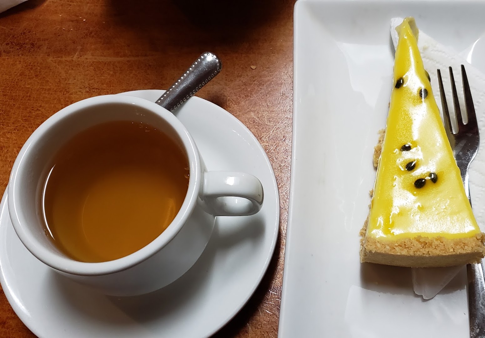 Cafe Escape: appetizing food and drink presentation