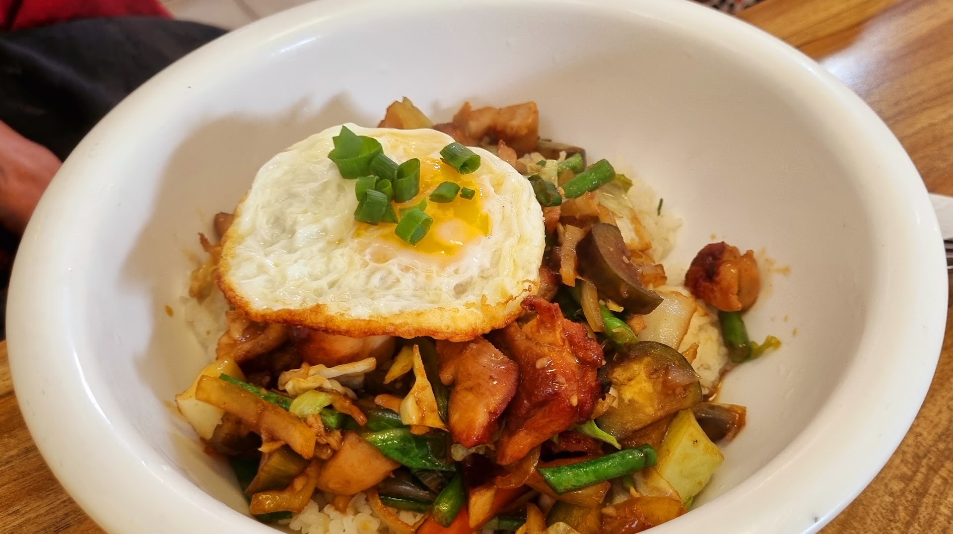 Young's Kitchen: appetizing photo of breakfast dish