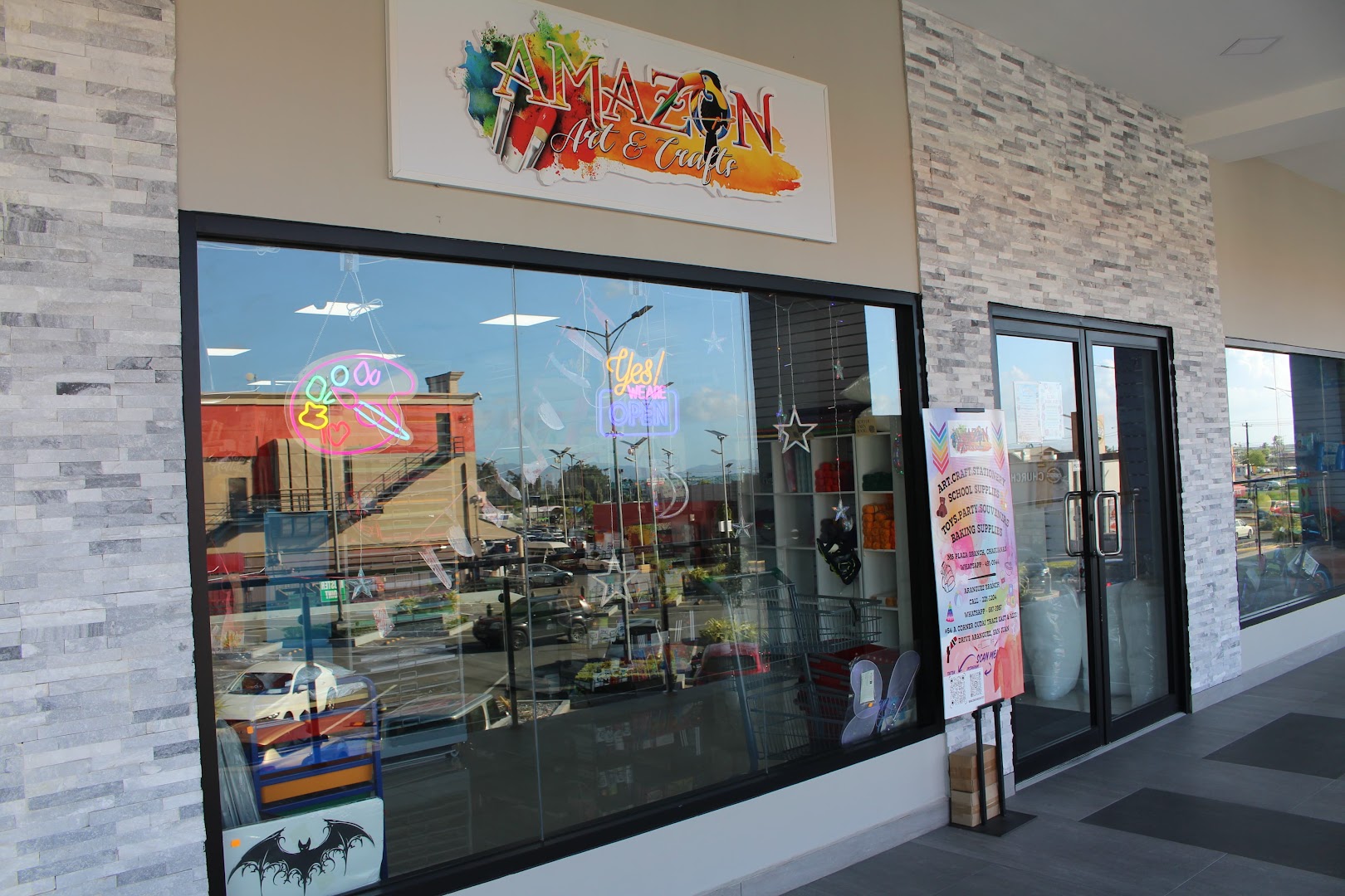 Amazon Art & Crafts: clear storefront photo of shop