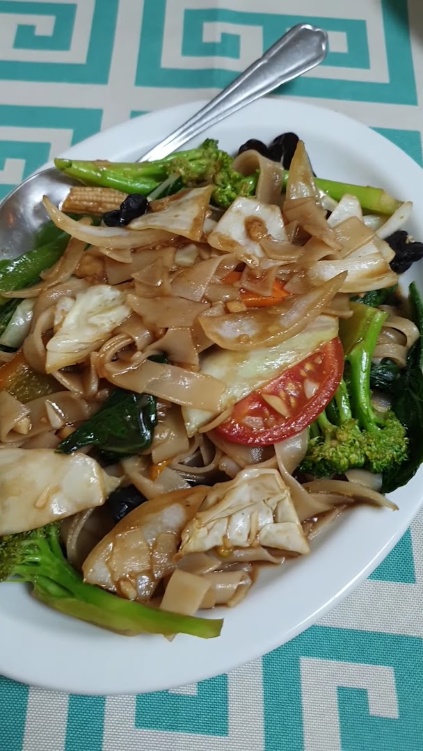 Sombat's Thai Cuisine: appetizing photo of restaurant dish