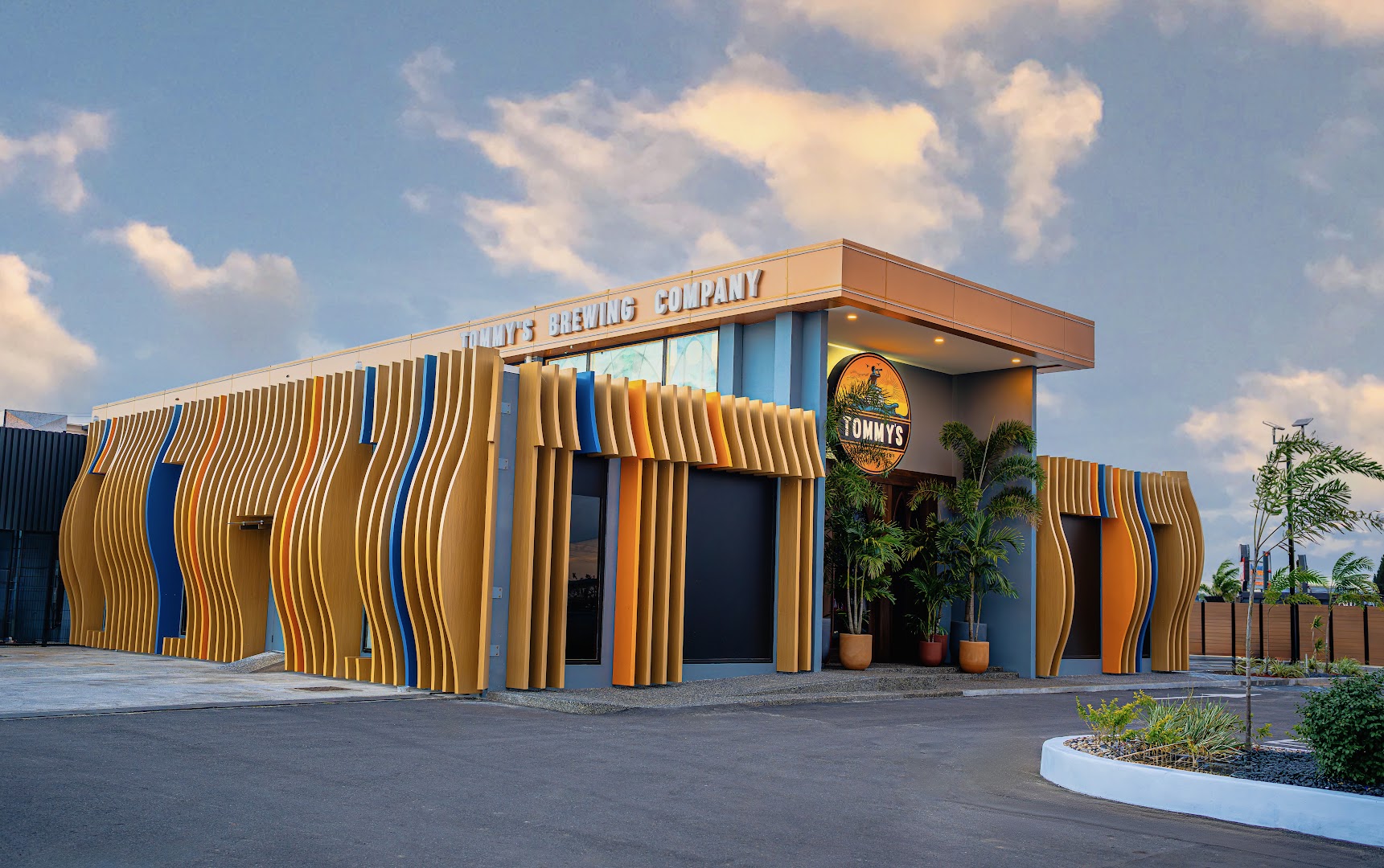 Tommy's Brewing Company - Brentwood: high quality exterior venue photo