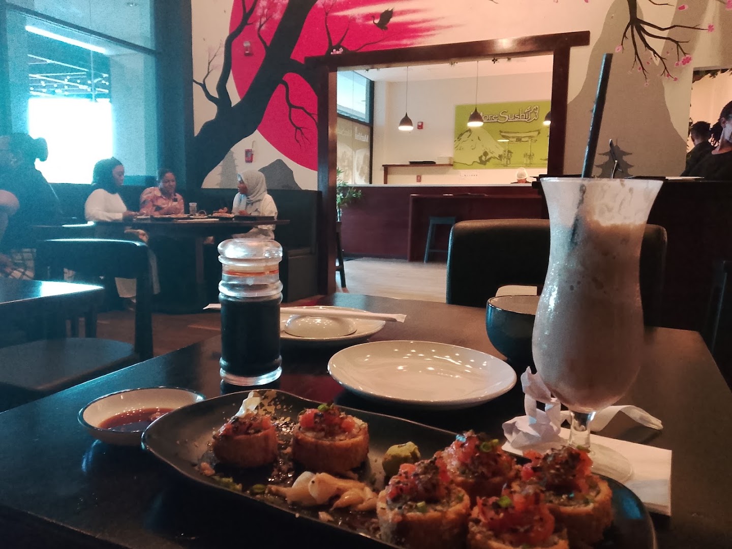 YUGO by More Vino: food and restaurant atmosphere