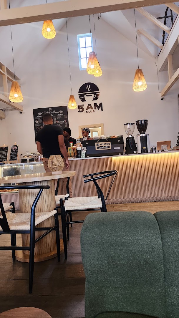 5am Coffee Club: clear view of venue interior