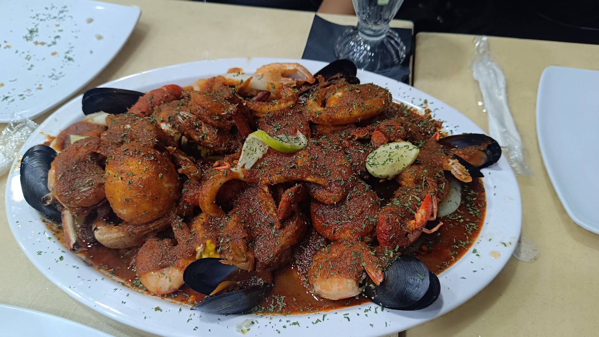 iSeafood: appetizing photo of seafood dish