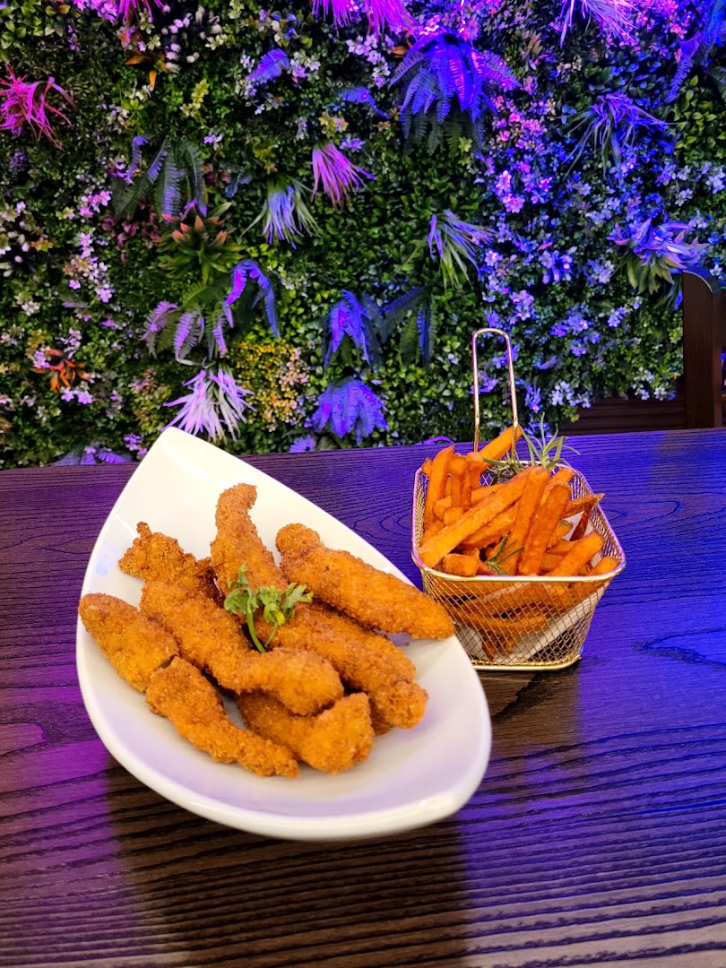 The Host Restaurant Bar and Lounge: appetizing food photo with atmosphere
