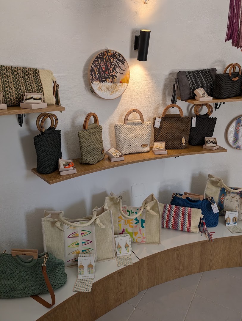T'Nawech: clear display of shop products