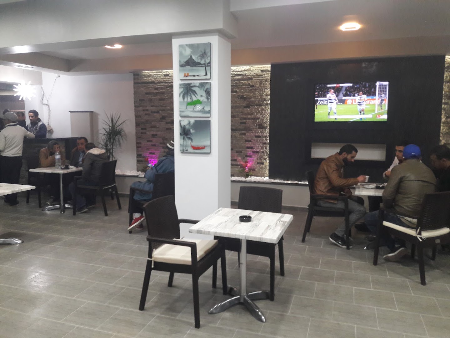 Café Bentaja: clear view of venue atmosphere