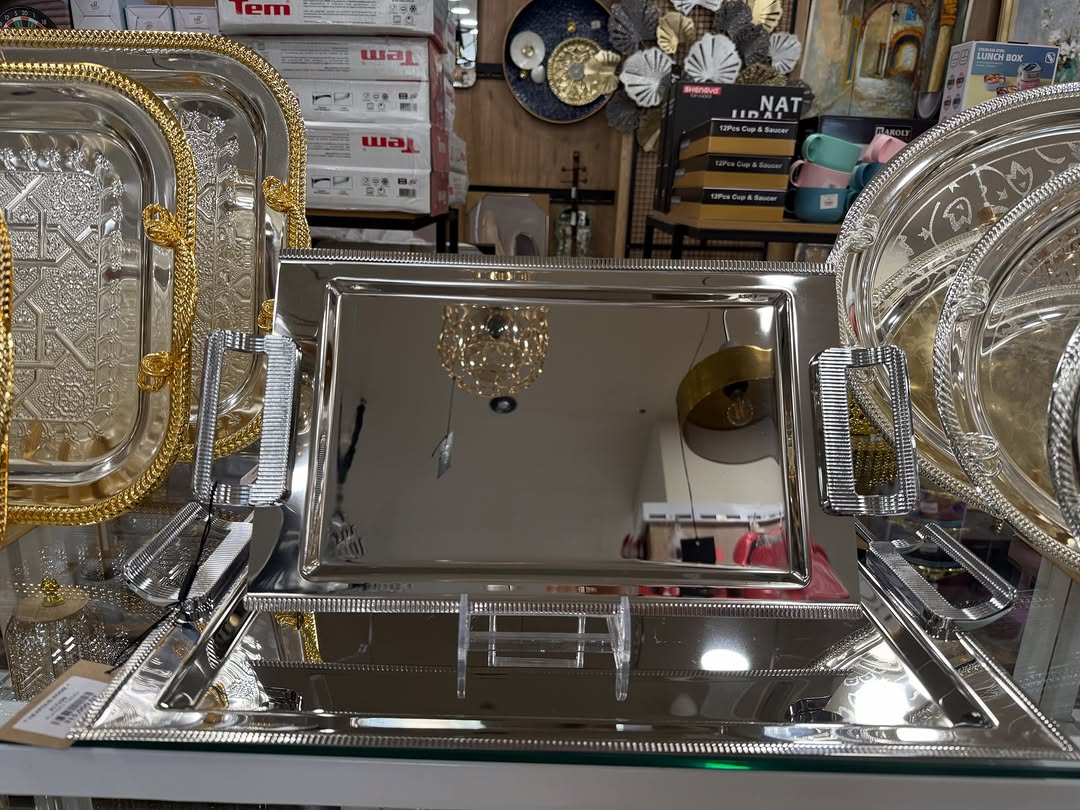 Neapolis Home: clear product display in shop