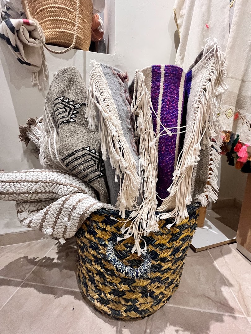 Click'airouan Store: attractive display of artisanal products