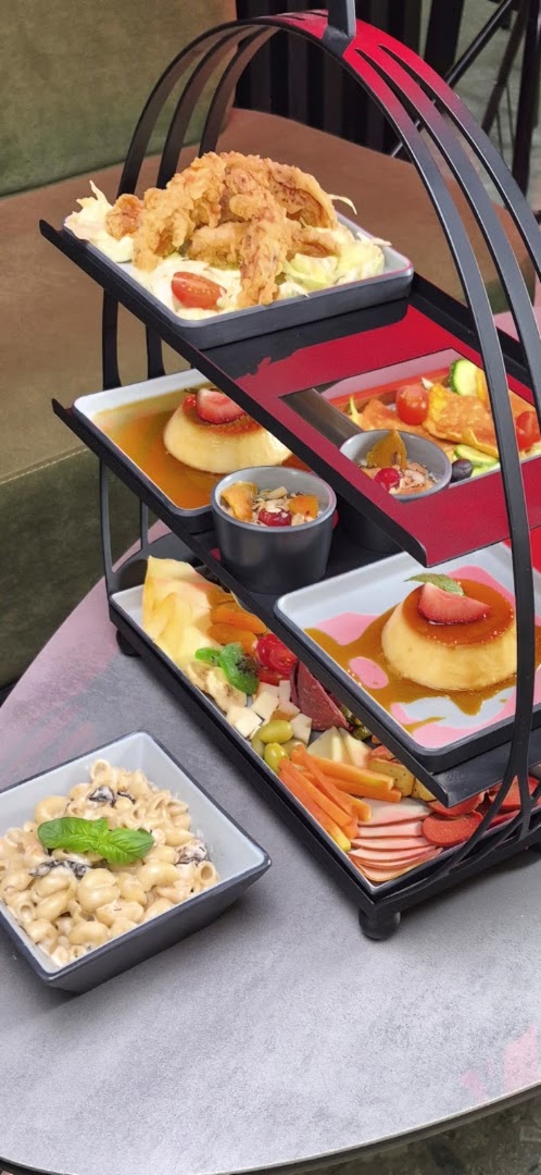Stadium: appetizing food presentation