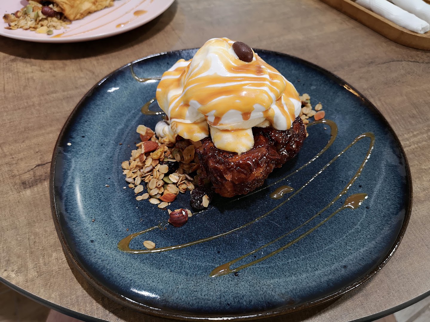AURA Cafe Lounge: appetizing, high-quality food photography