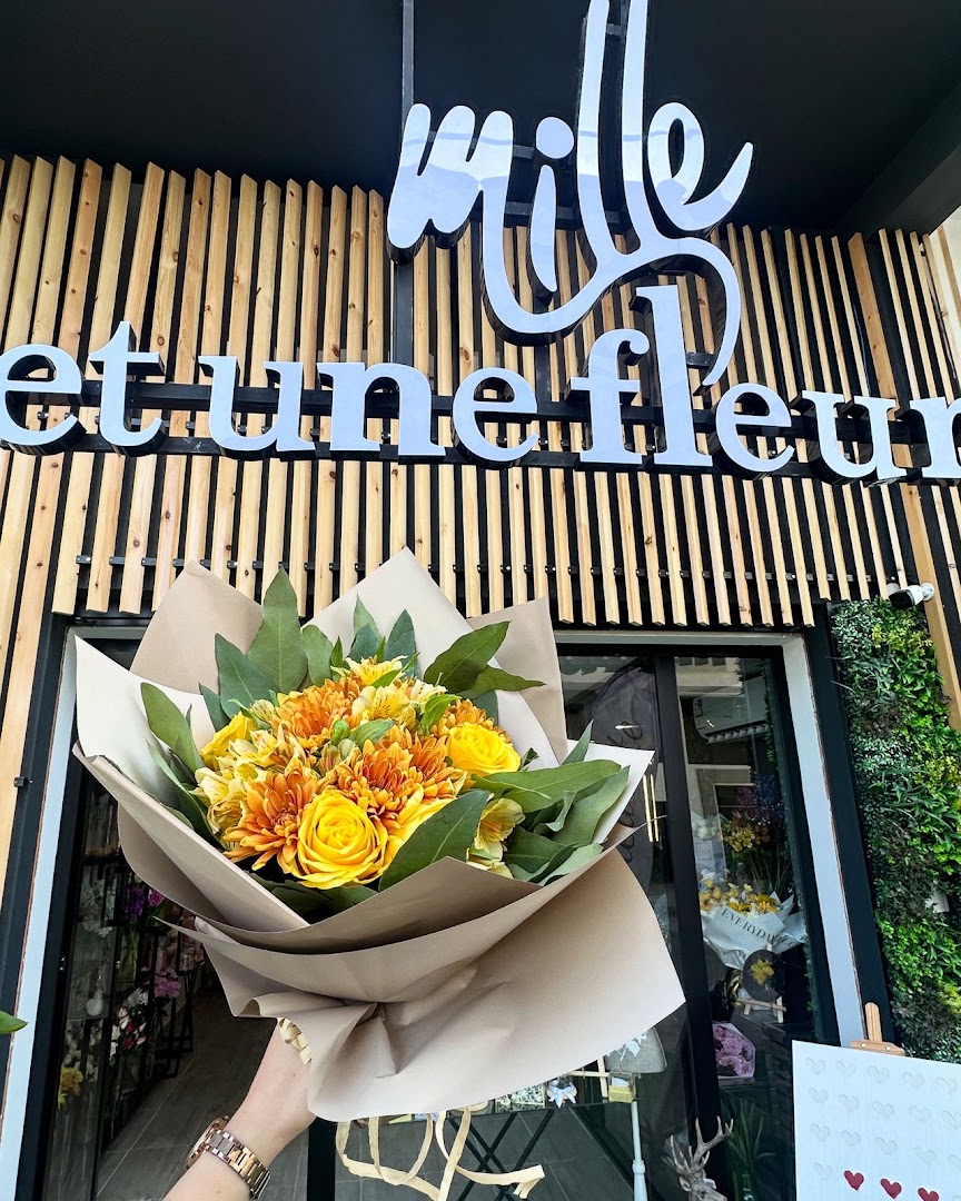 Mille et une Fleurs Monastir: attractive product display and storefront