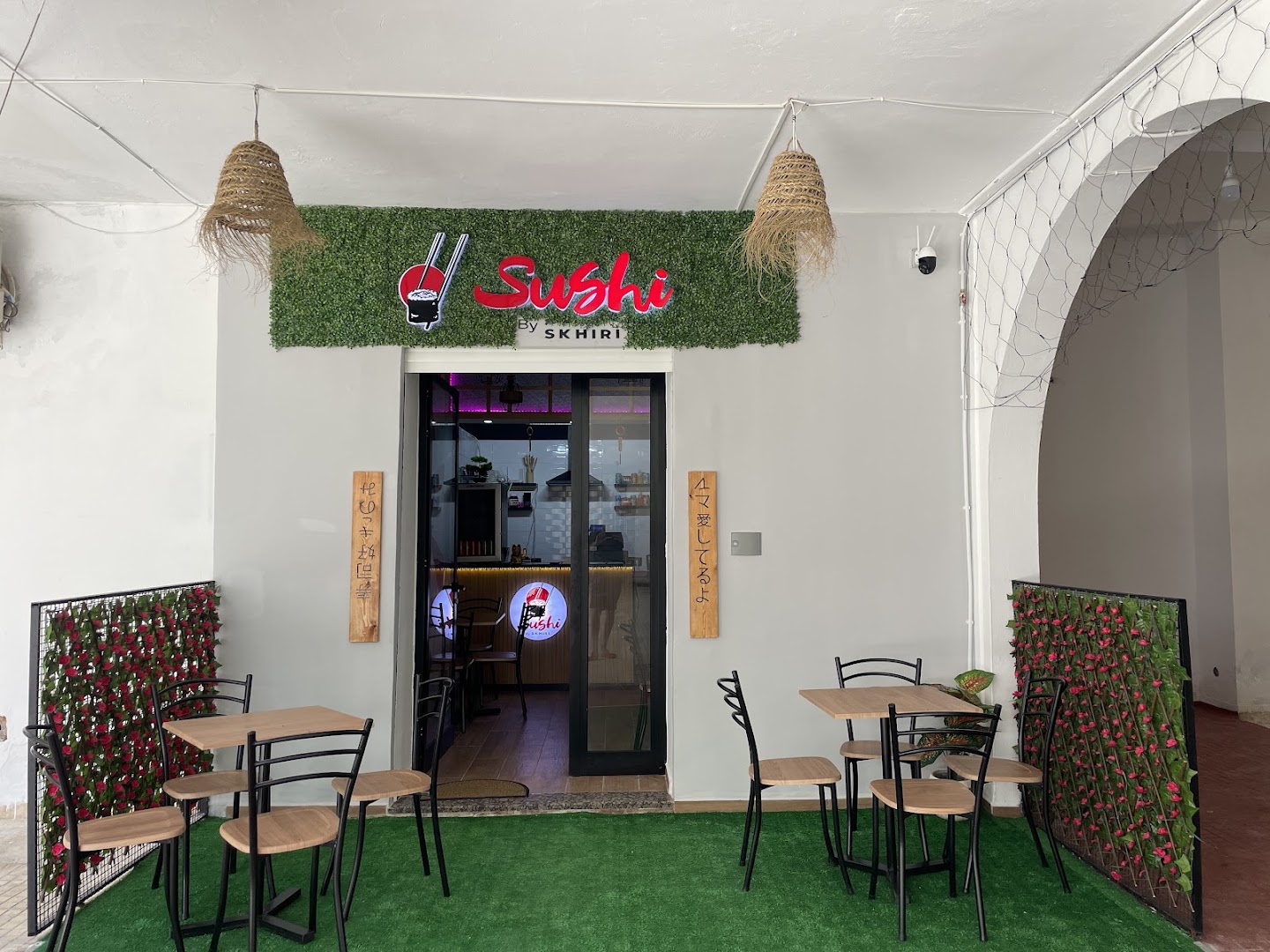 Sushi by Skhiri: clear, inviting restaurant exterior photo