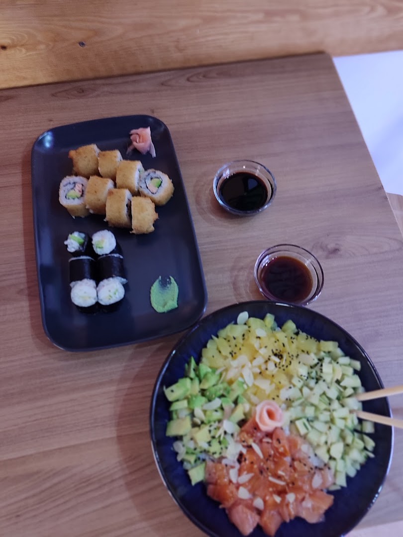 Sushi by Skhiri: appetizing photo of restaurant food