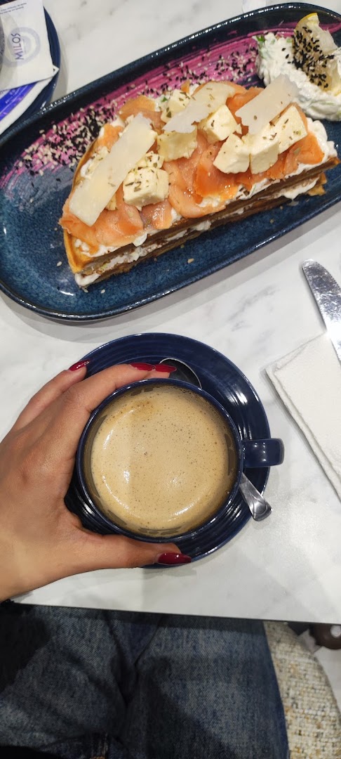 Milos Coffee House: appetizing food and coffee presentation