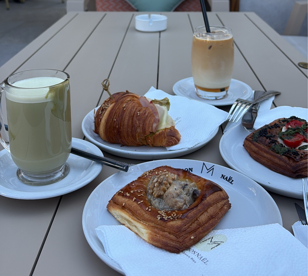 Maison Naël: appetizing breakfast food photography