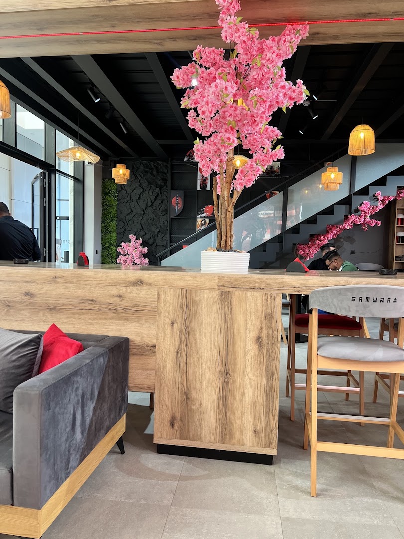 Samurai Lounge: clear, inviting restaurant interior shot