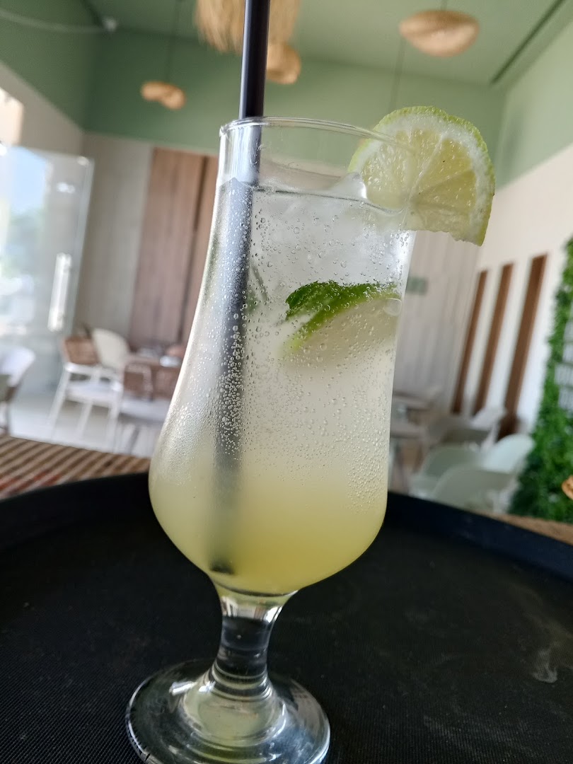 Café Le Jardin: appealing photo of a drink