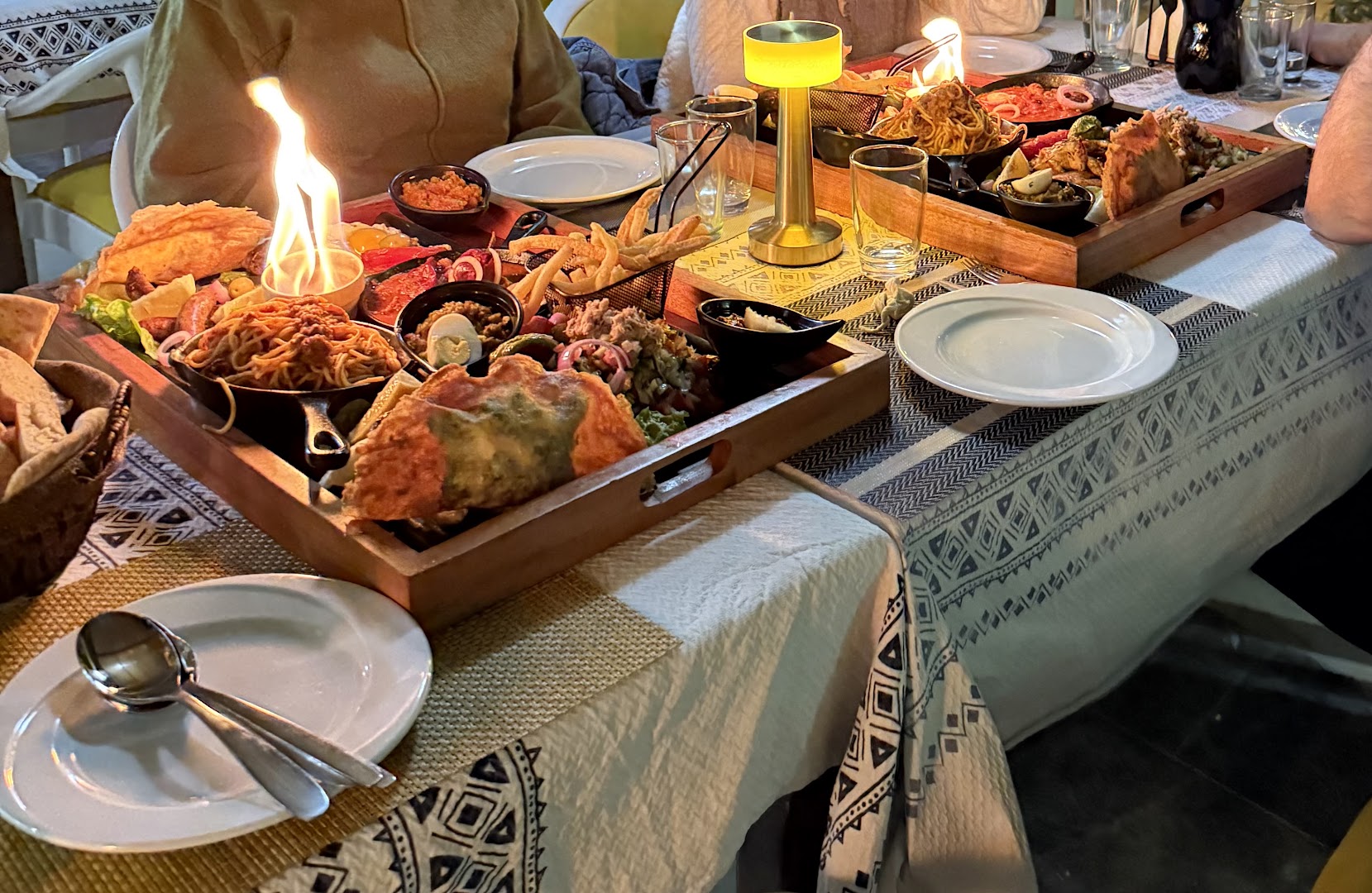 Le Canari Café Restaurant: appetizing food presentation and atmosphere