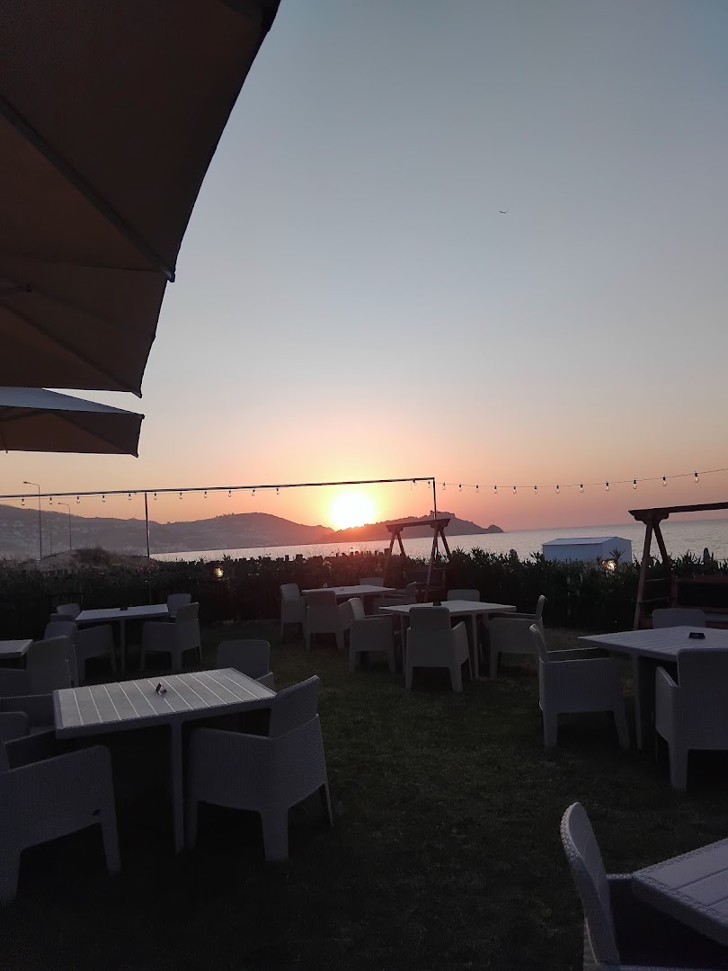 Pin's Beach: beautiful atmosphere and scenic view