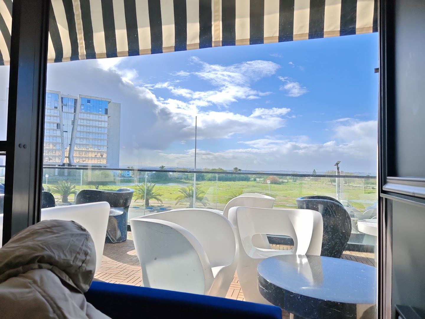 Wanassa: inviting terrace with pleasant view
