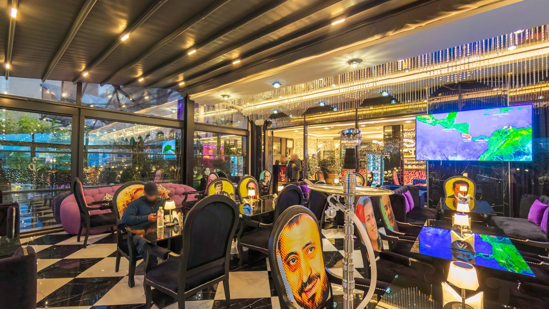 Wanassa: clear, professional interior atmosphere shot