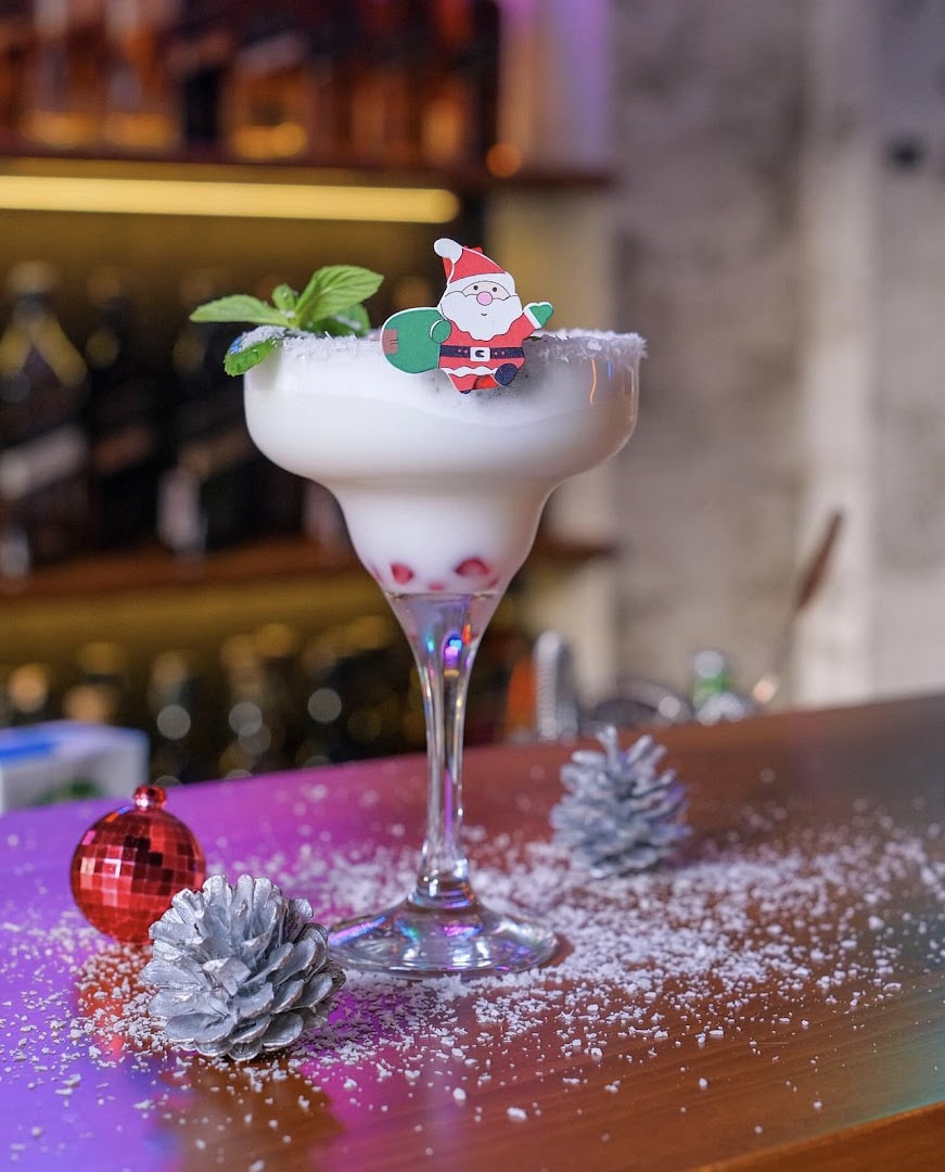 Doris Cocktail Bar: high quality festive cocktail photo