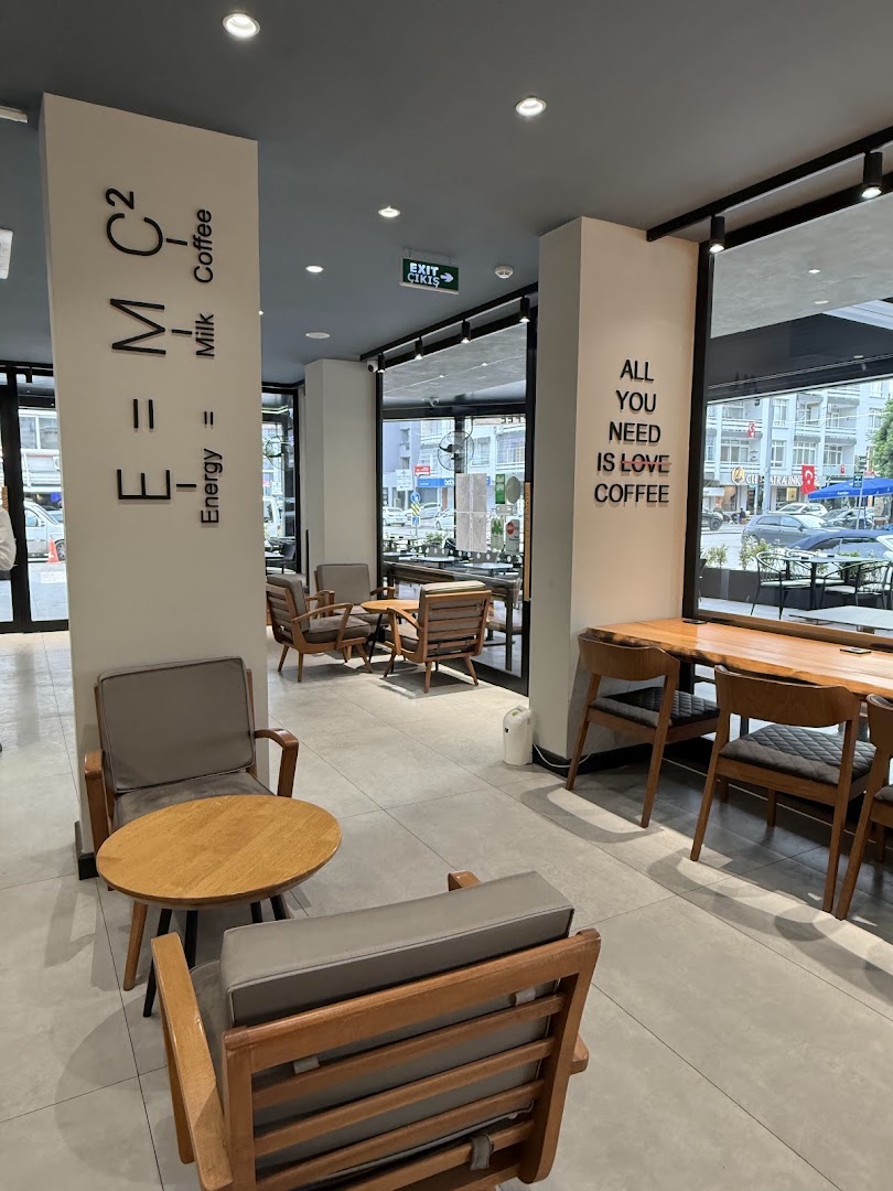 RootRaft Coffee Toros: clean, inviting interior atmosphere