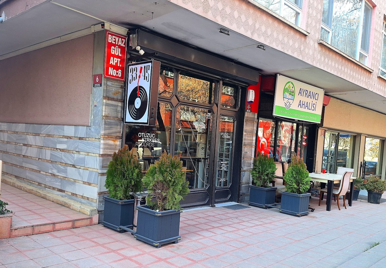 3345 Records: clear storefront photo of shop