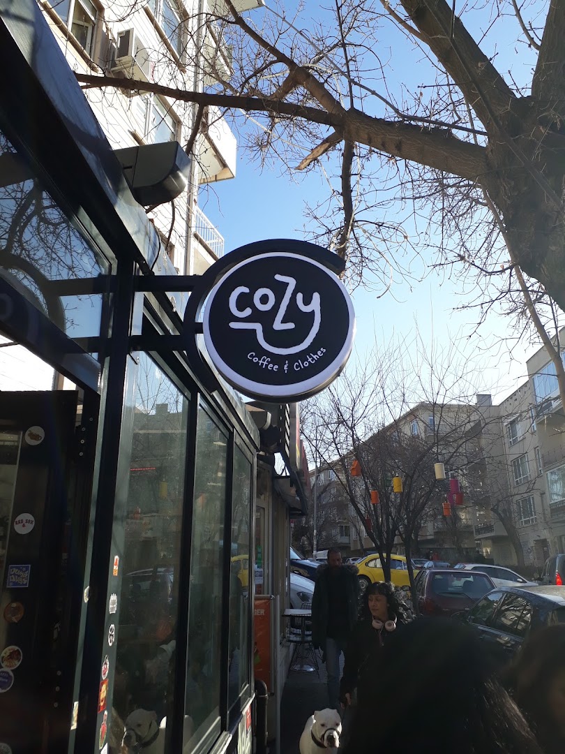 Cozy Vintage Coffee: clear exterior signage and atmosphere