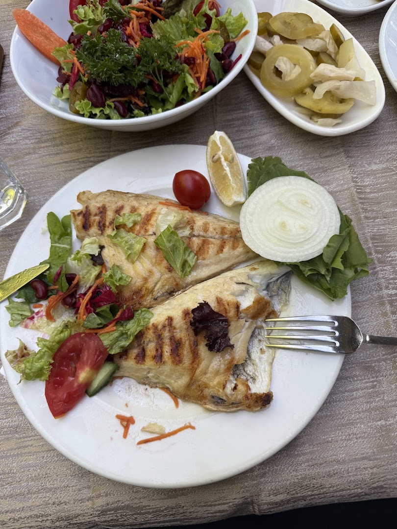 Fevzi Hoca Balık Lokantası: appetizing photo of restaurant food