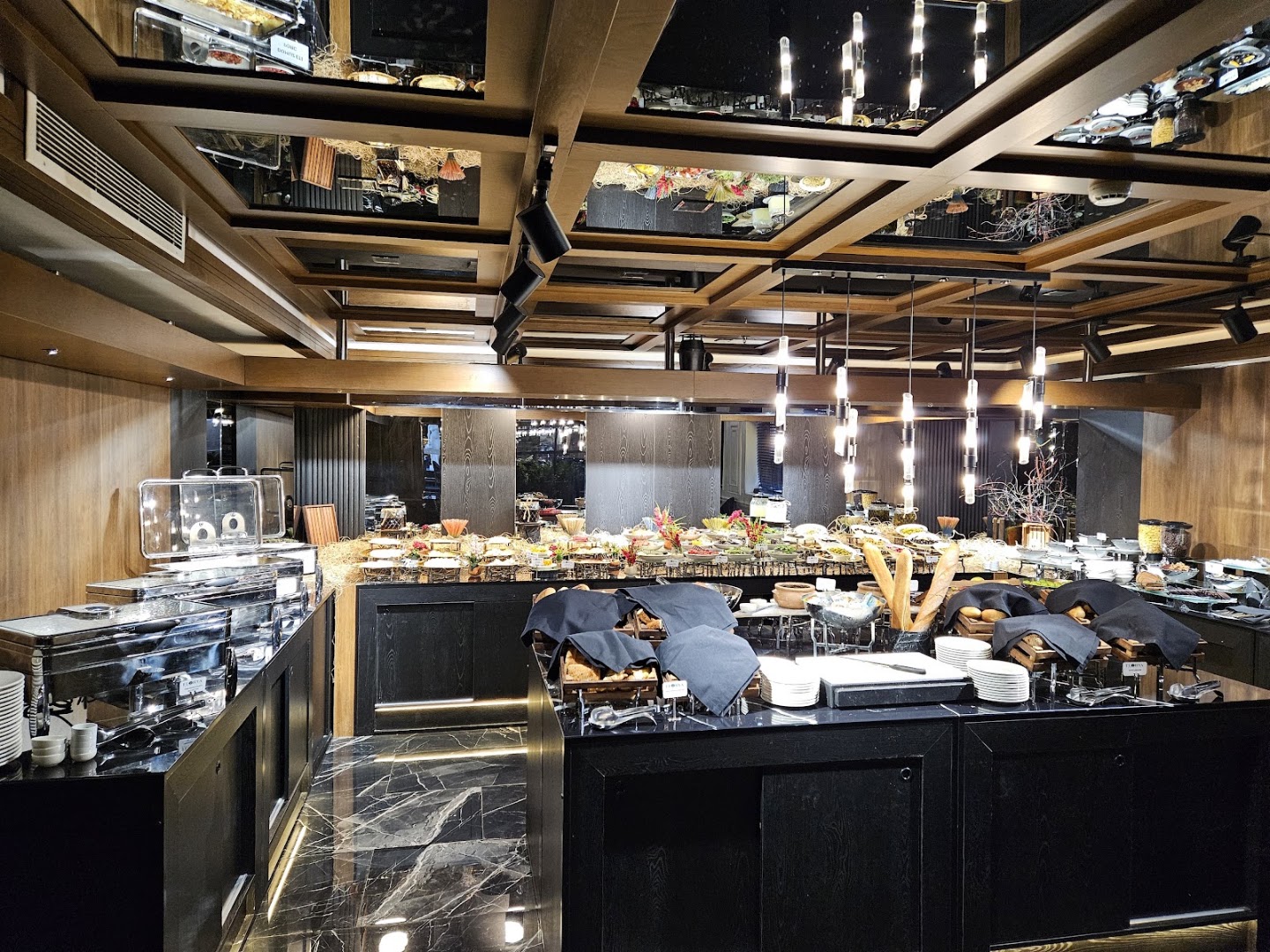 Florya Grand Hotel Restoran: high quality interior restaurant shot