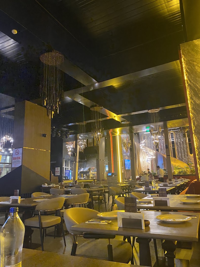 Harzem Restaurant: clear view of restaurant interior