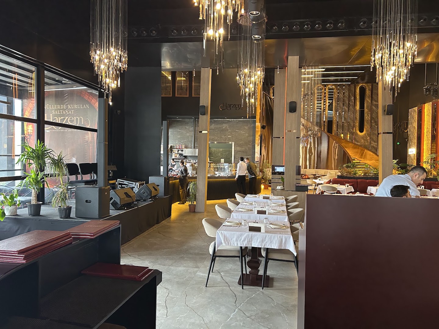 Harzem Restaurant: clear, professional interior restaurant shot