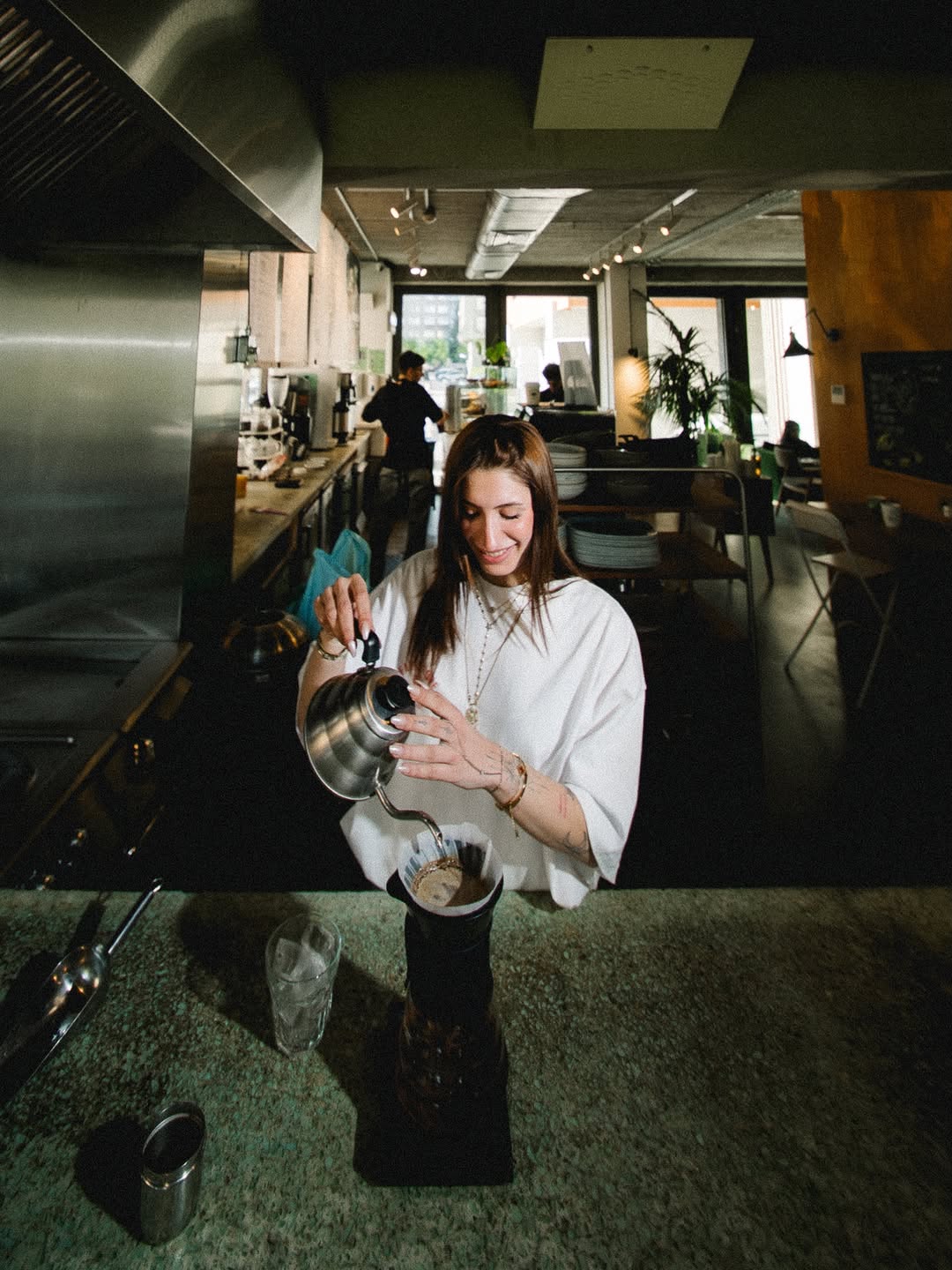 Kronotrop: professional shot of barista working