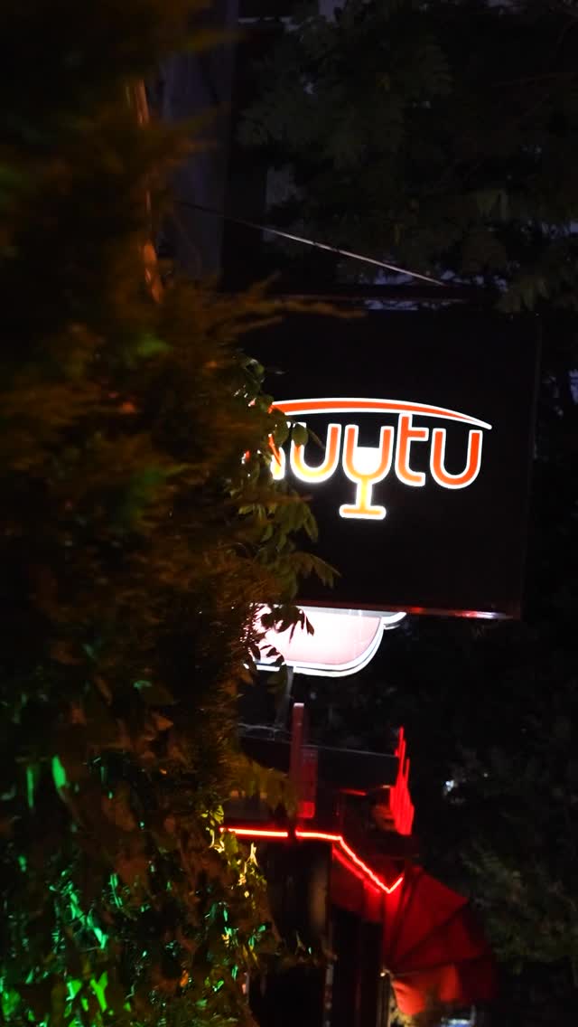 Kuytu Meze & Balık: clear signage of the venue