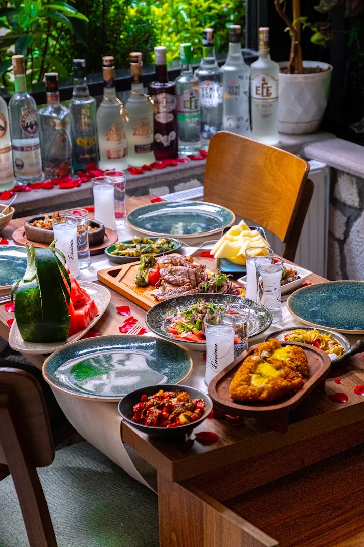 Lavinia Meyhane: appetizing, high-quality restaurant food spread