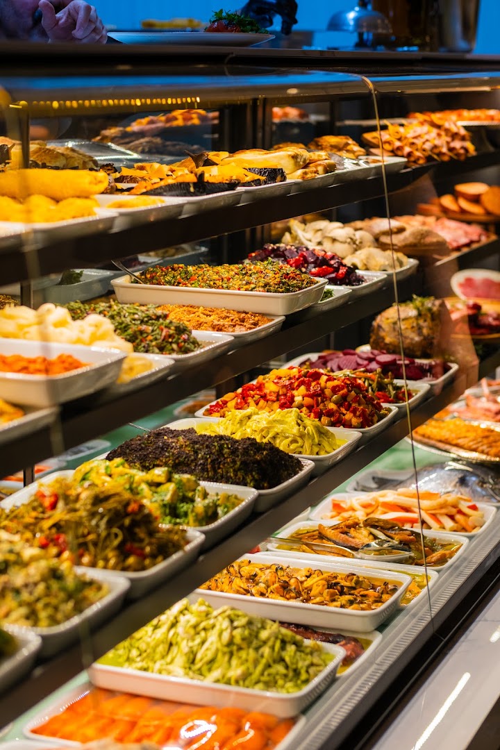 Lavinia Meyhane: appetizing display of restaurant food