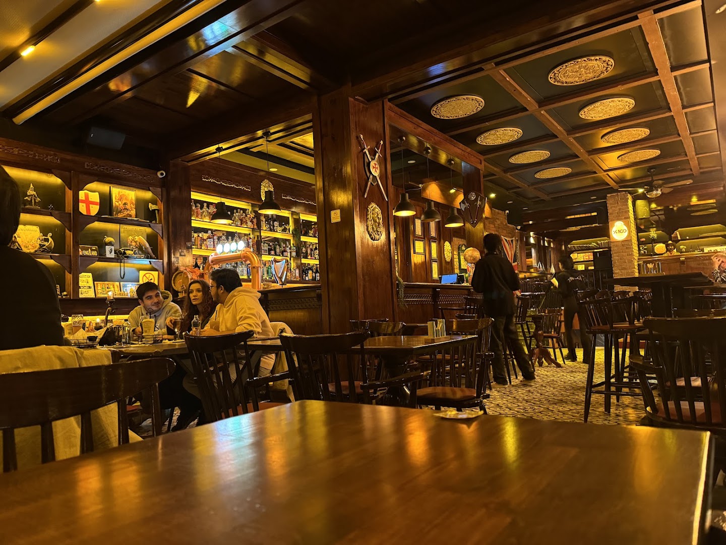 The York Pub and Bar: inviting atmosphere and clear interior