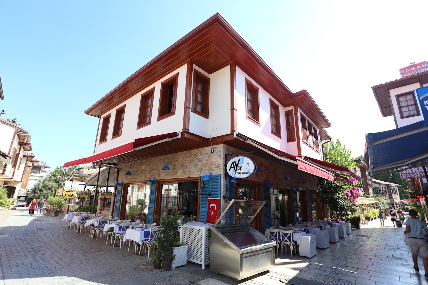 Ayar Meyhanesi: clear exterior shot of venue
